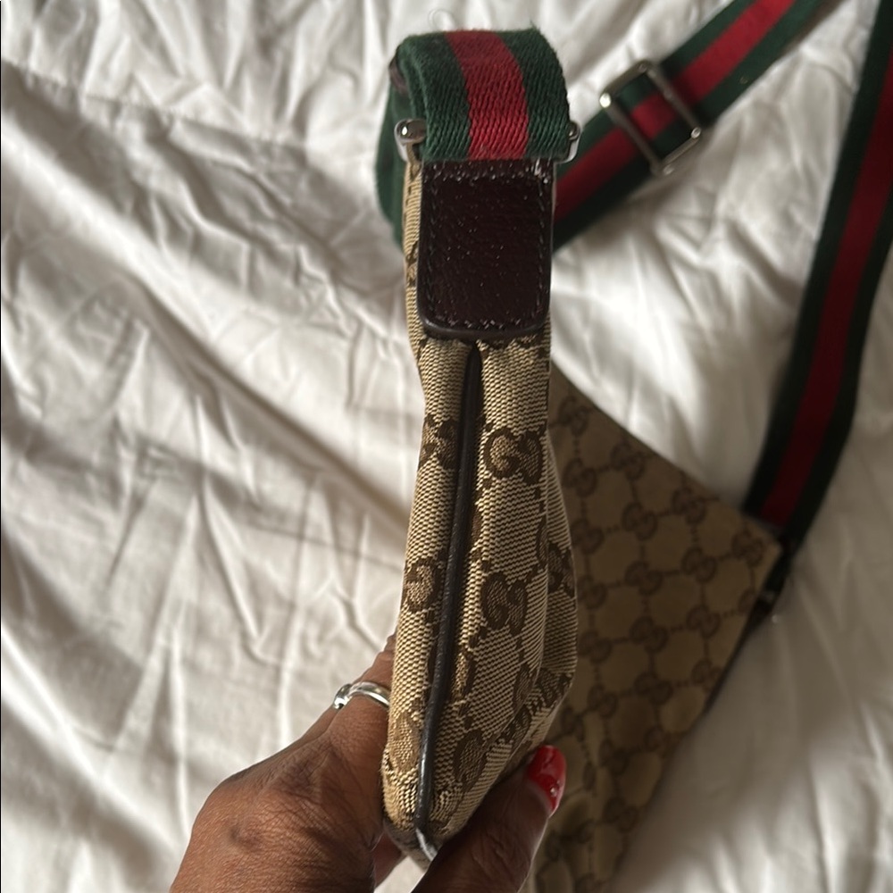 XX SOLD XX Gucci Vintage Tan and Brown Sherry line Crossbody Bag authentic - Picture 5 of 13